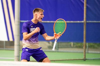 Huskies advance to quarterfinals of Pac-12 Championships with win over Ducks