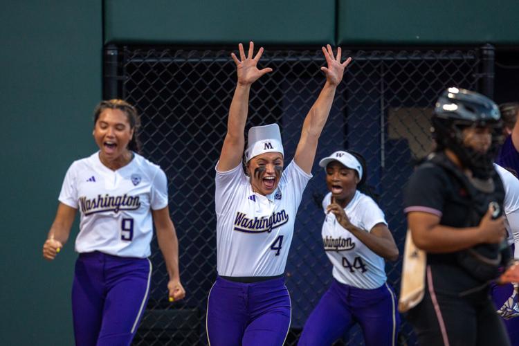 UW Softball Super Regionals Gallery Featured