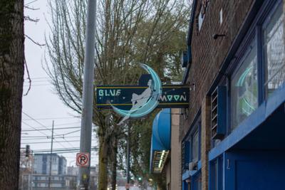 Blue Moon Tavern Logo