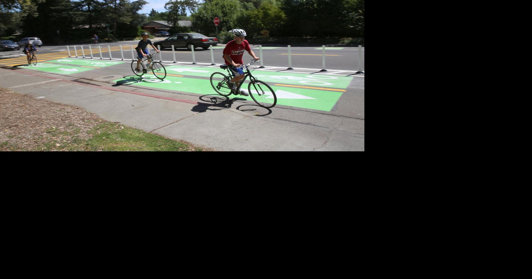 New cycletrack streamlines intersection | News | davisenterprise.com