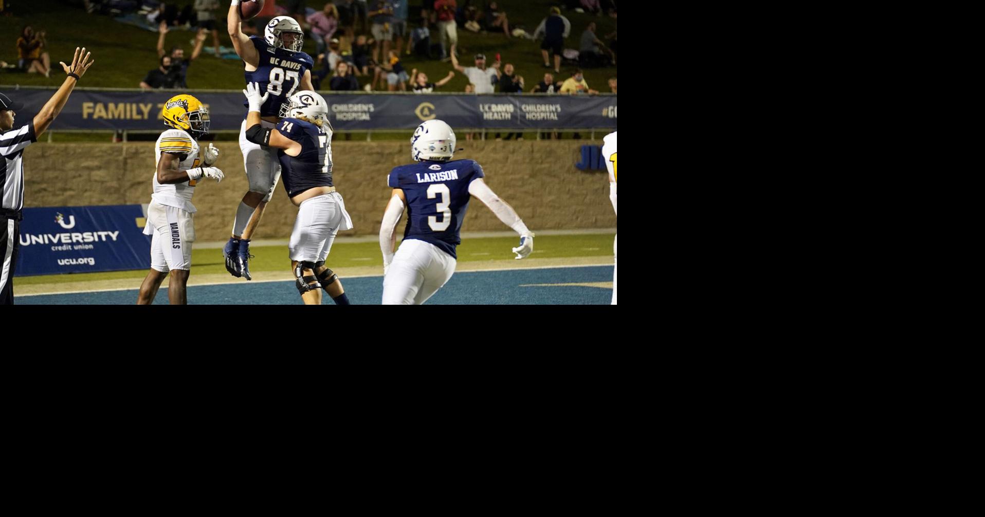 Football: Castles earns All-American status | Aggies | davisenterprise.com