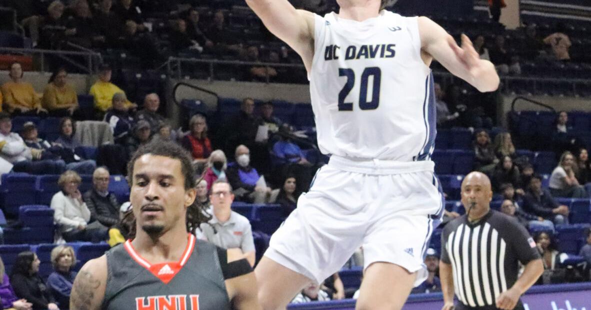 Basketball UC Davis men too much for Holy Names Aggies