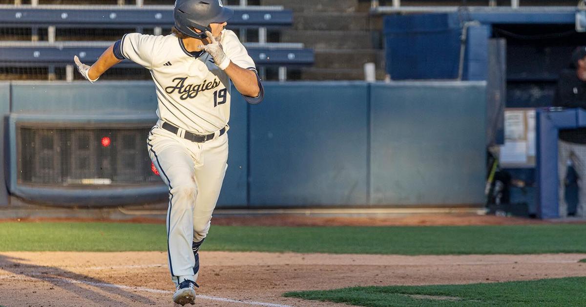 B. Davis Baseball UCD baseball gets walk-off win | Sports | davisenterprise.com