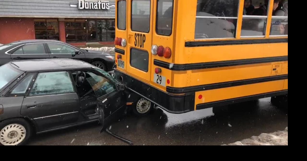 School bus crash reported on N. Limestone in Springfield | Local ...