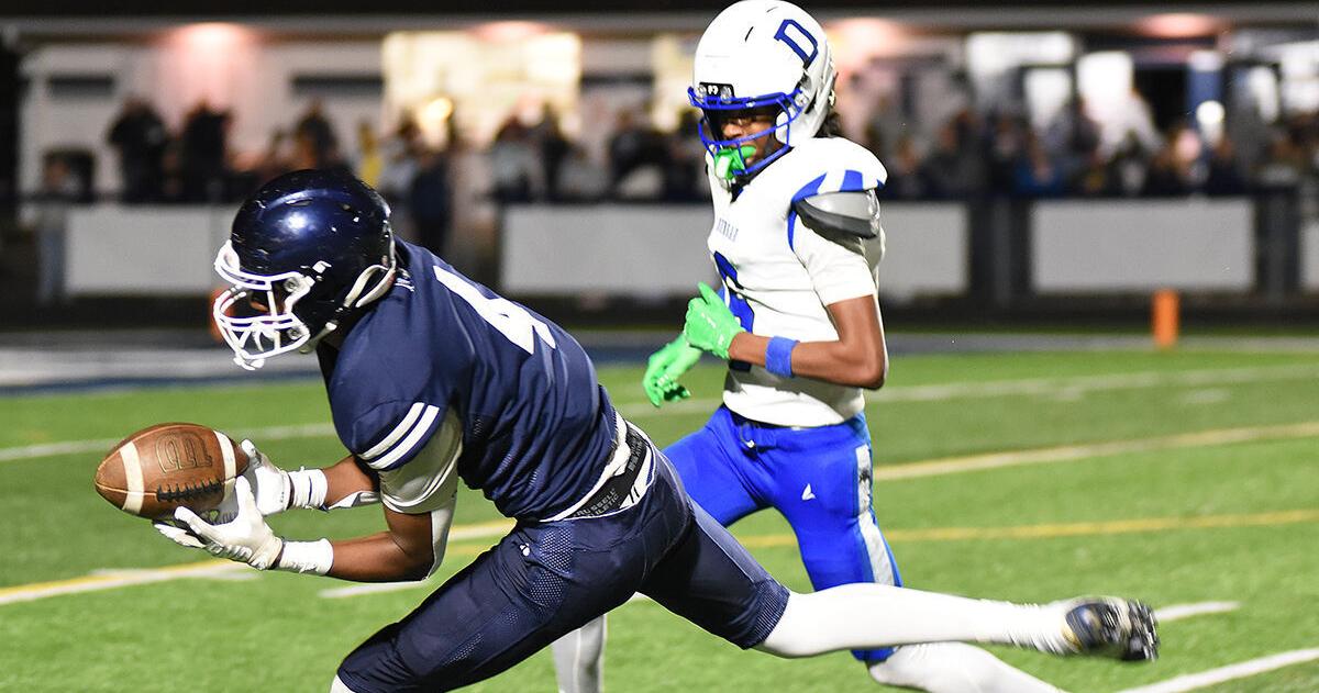 High School Football: Valley View surges past Dunbar, earn second-round date with London