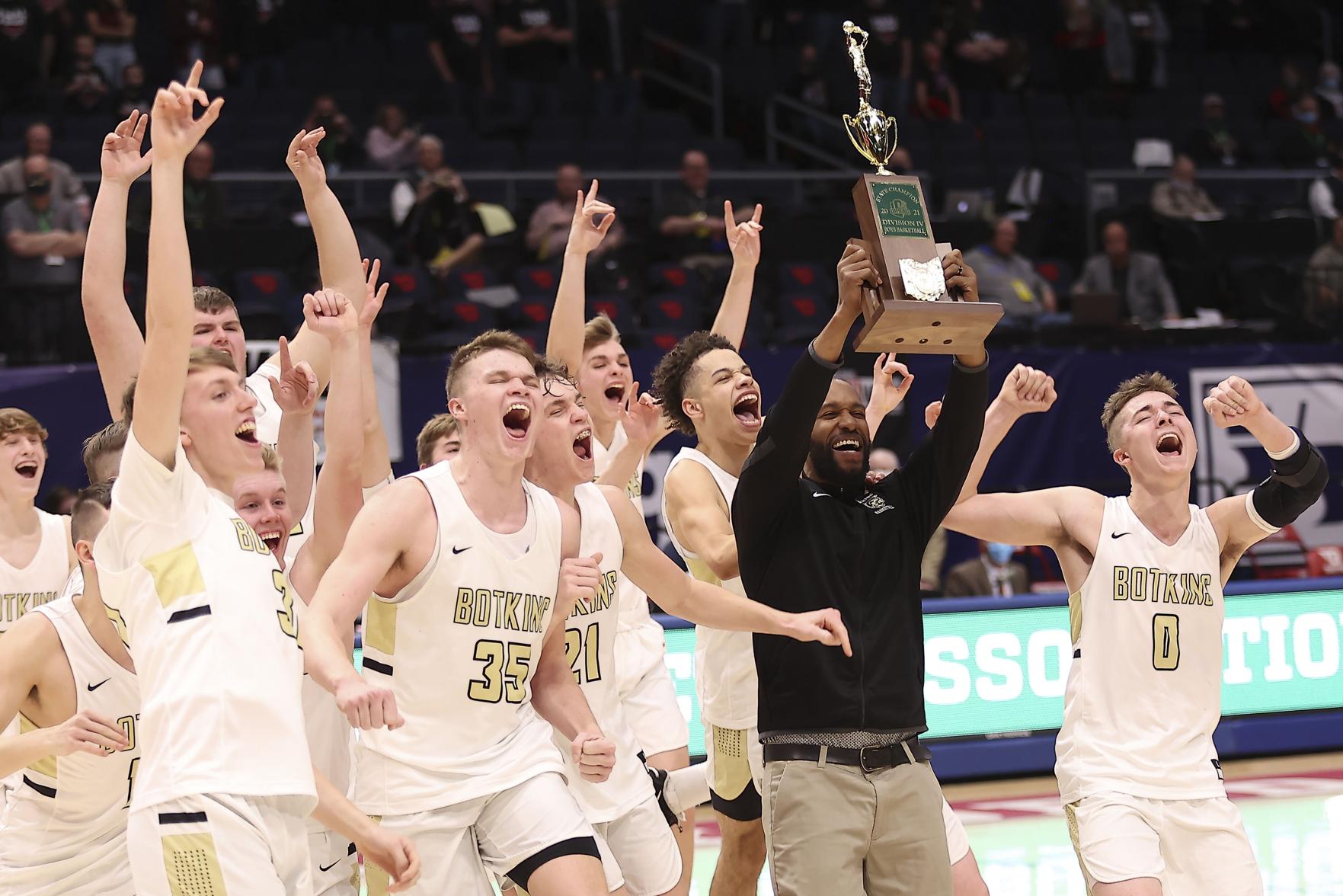 Botkins boys basketball wins first state championship | Sports ...