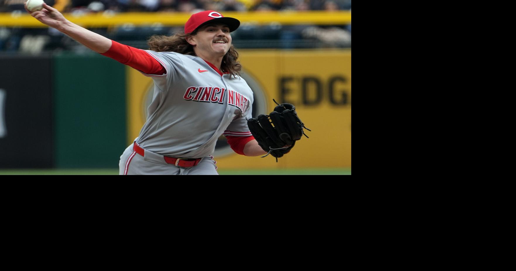 Cincinnati Reds: Lowder, Phillips make inauspicious history with seven straight walks in 17-7 loss to Pirates