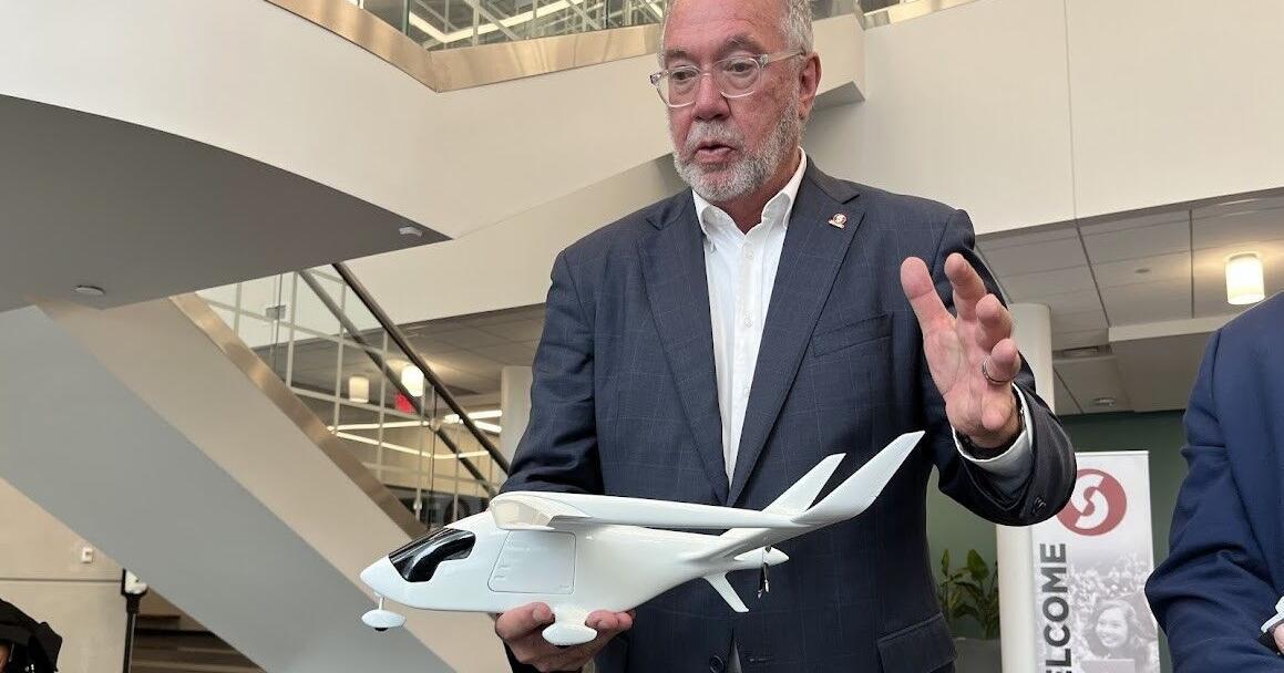 Sinclair’s aircraft mechanic technician program exploding with graduates