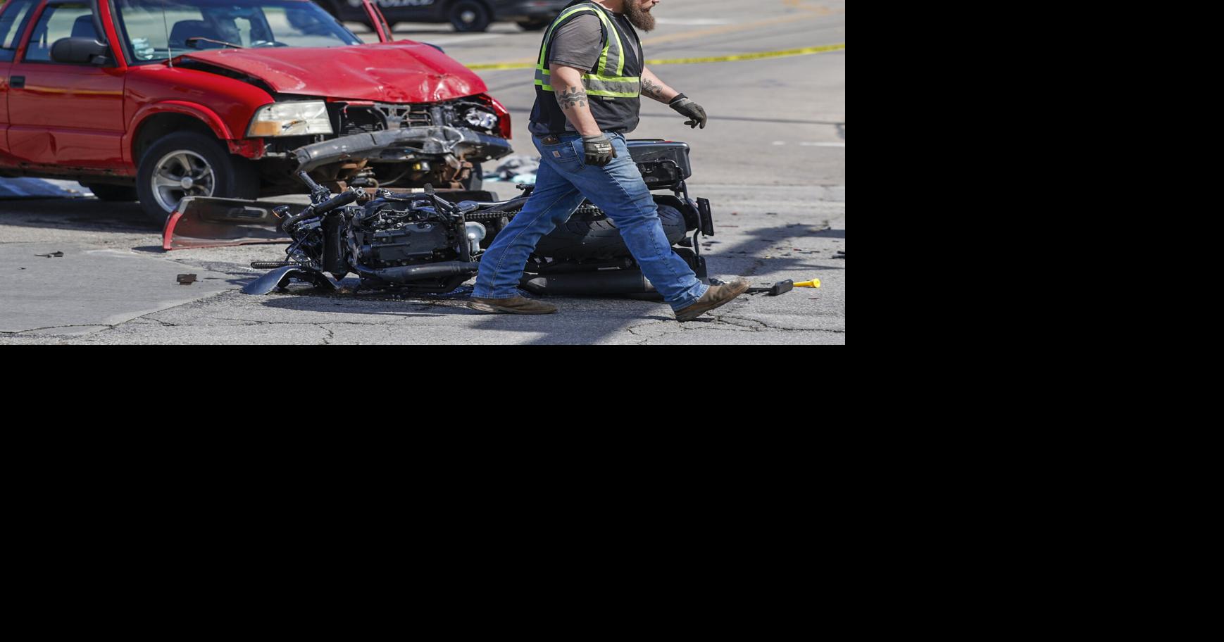 1 killed motorcycle, truck crash in Springfield