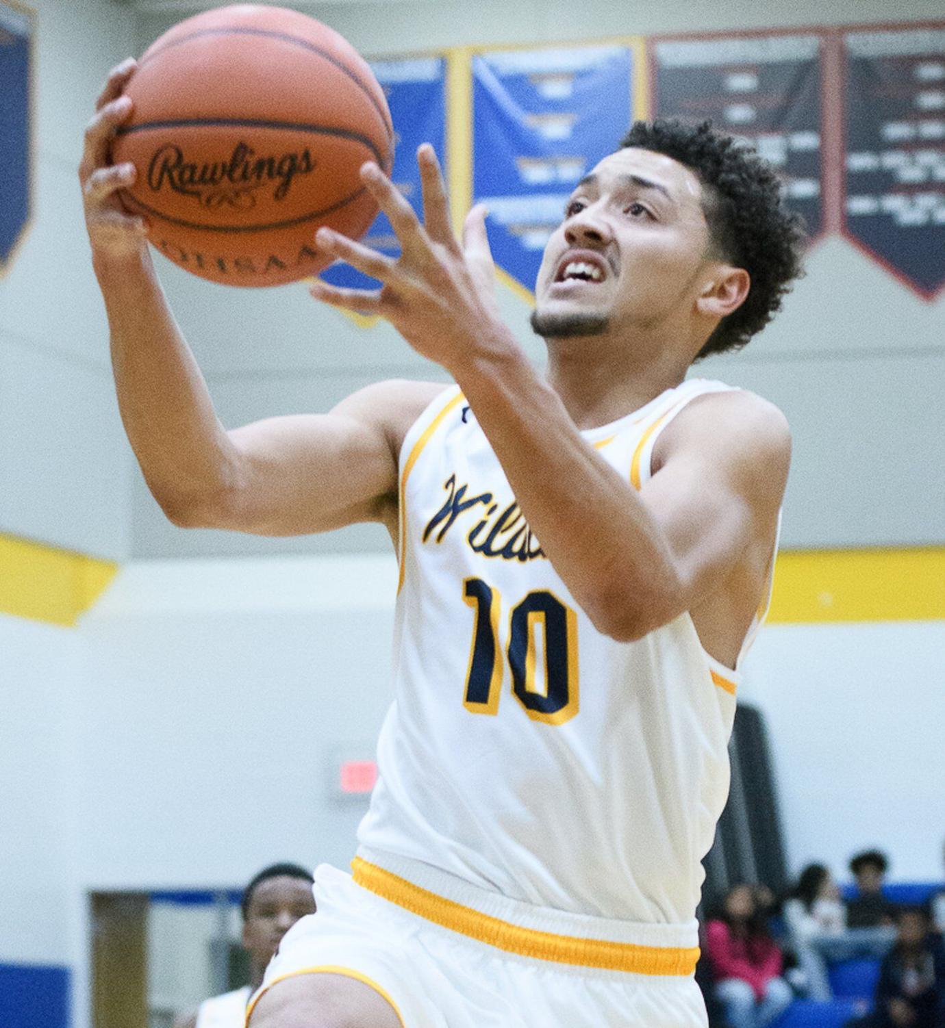 Danny Davis Springfield Danny Davis is all-time leading scorer for Springfield basketball ...