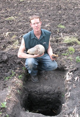 Saunders enjoys hunting for fossils 