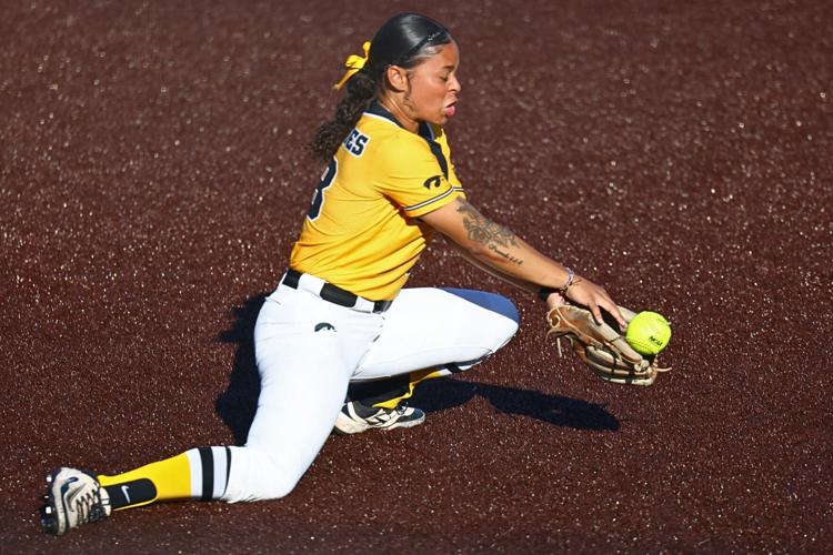 042125-spt-iowa-sb-9 - 1