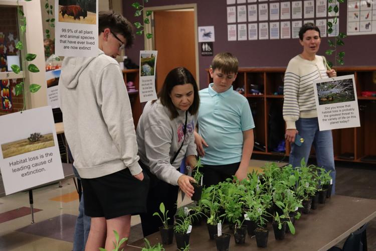 052126-cbn-news-5th-grade-exhibition-P6