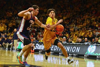 Iowa MBBall vs. Illinois 2