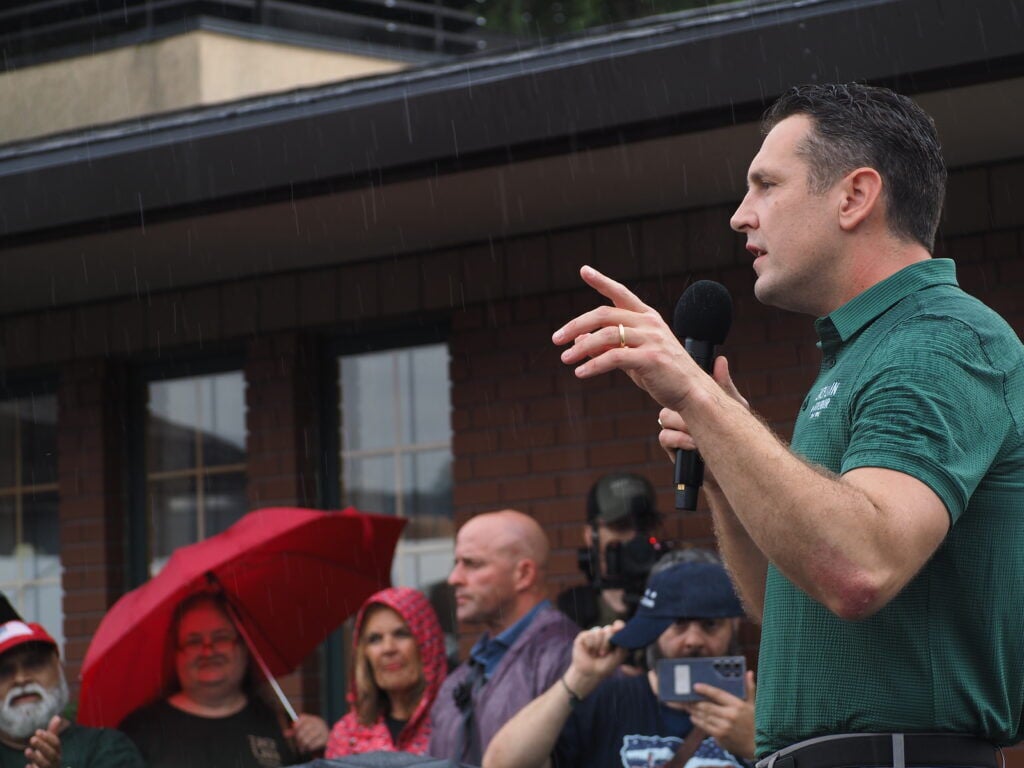 Lahn criticizes ‘personal attacks’ on residency, family in Iowa governor race