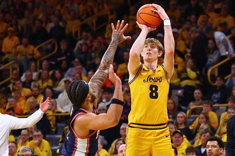 Iowa MBBall vs. Illinois 8