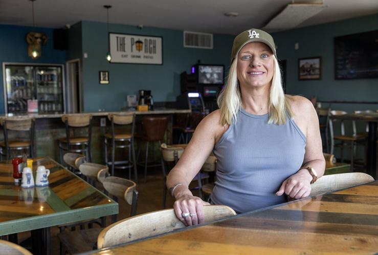 052925-cbn-news-restaurant-porch-p1