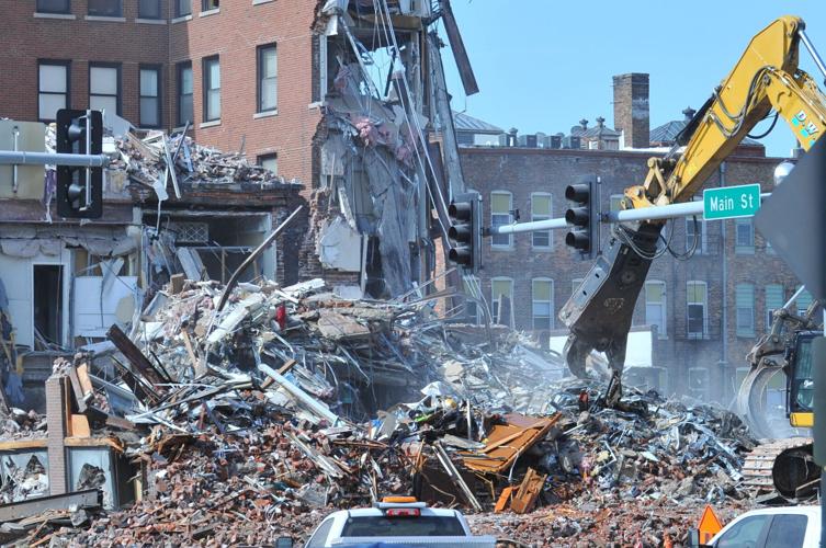 061323-qc-nws-demolitioncontinue-056