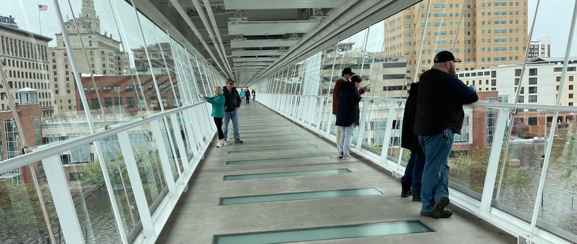 Skybridge flood watchers