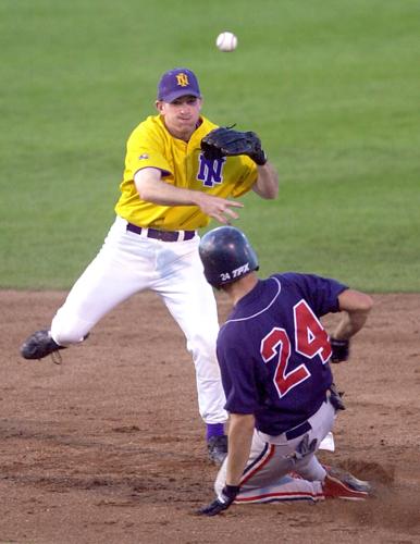 UNI Baseball (2001) 22