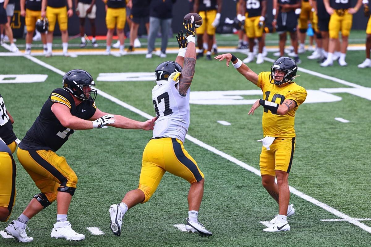 Iowa FB Kids' Day 4