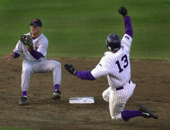 UNI Baseball (2000) 6
