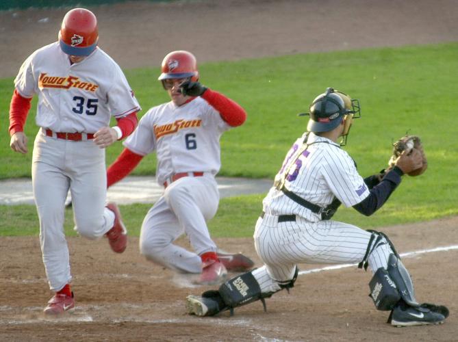 UNI Baseball (2001) 12