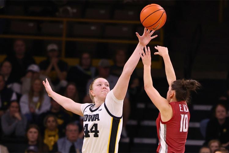 Iowa WBBall vs. Wazzu 4