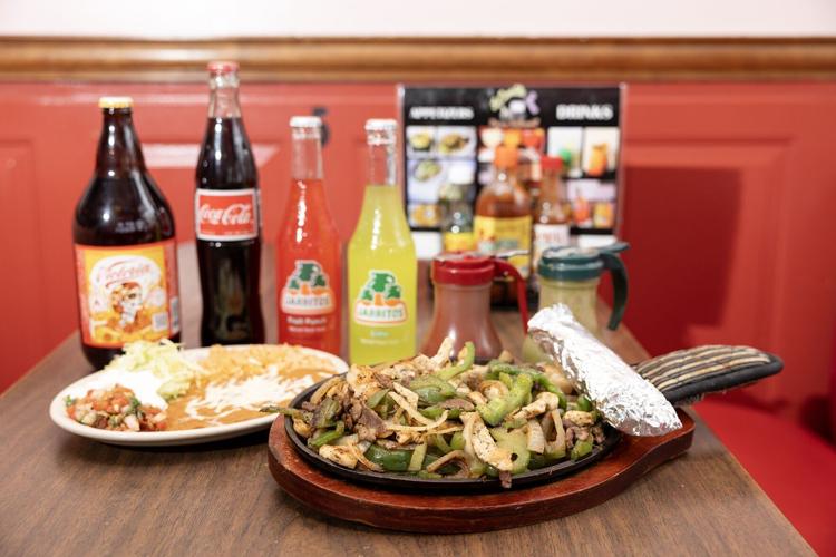 121125-cbn-news-eats-carreta-p3