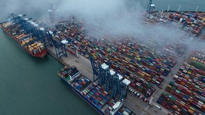 China-US freight shipping rates stabilize at lower levels as December bookings slow