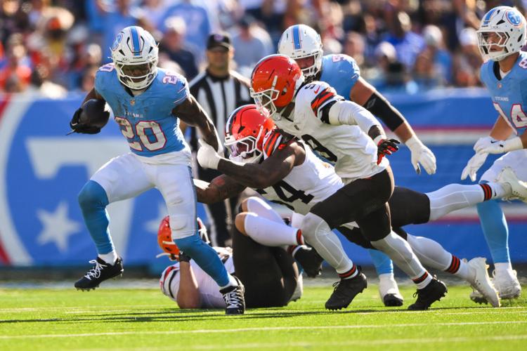 FOOTBALL-NFL-TEN-CLE/