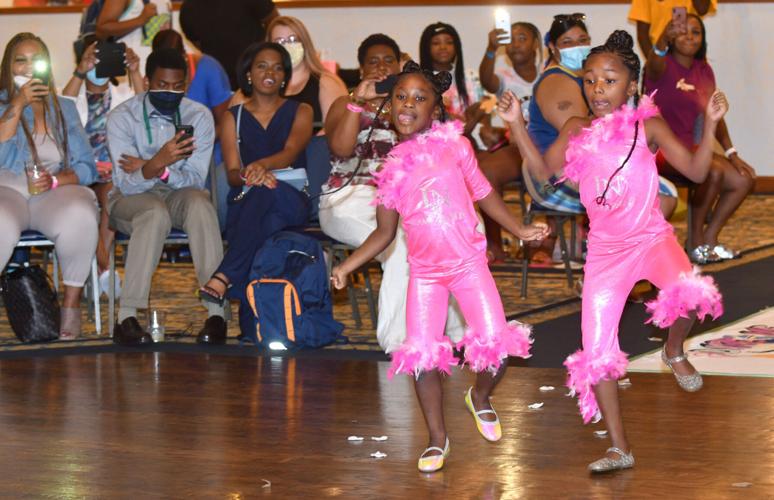 080920-qct-fashionshow-041