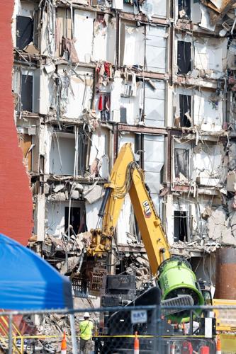 060423-qct-nws-collapse-17.jpg