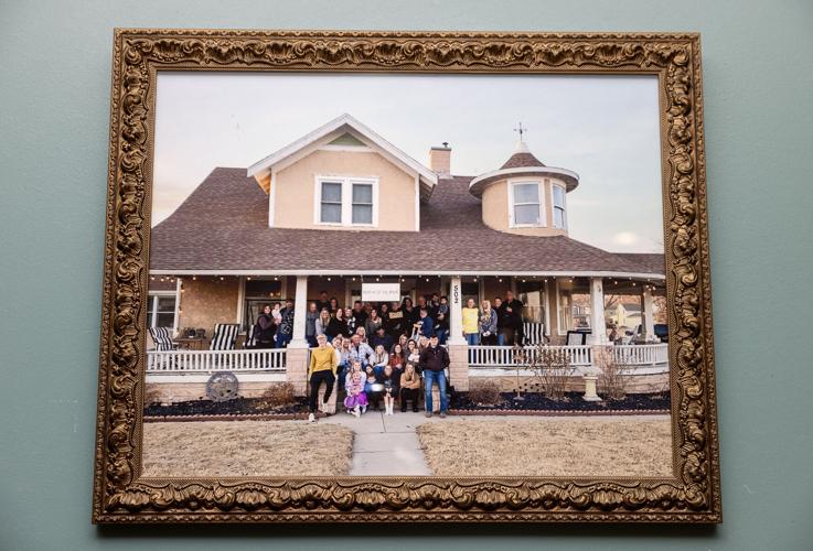 052925-cbn-news-restaurant-porch-p4