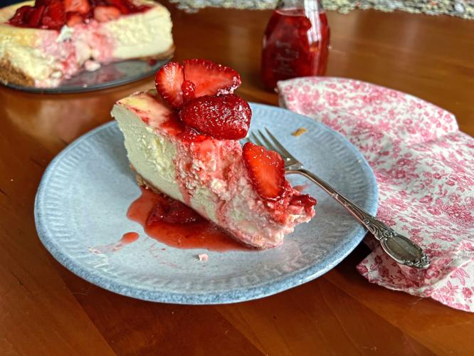 Mom's cheesecake with strawberry sauce