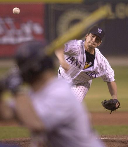 UNI Baseball (2001) 9