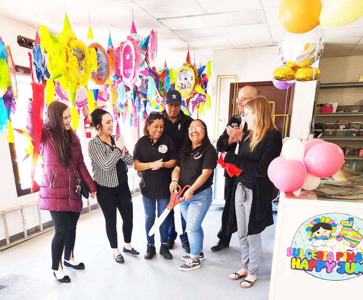 Piñatas business opens in Denison