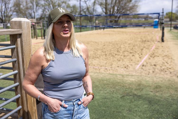 052925-cbn-news-restaurant-porch-p5