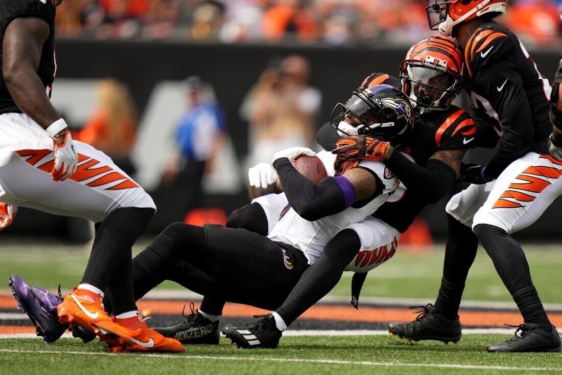 Lamar Jackson, Ravens hold on to beat Cincinnati 27-24. Bengals 0-2 for  second straight year, Sports