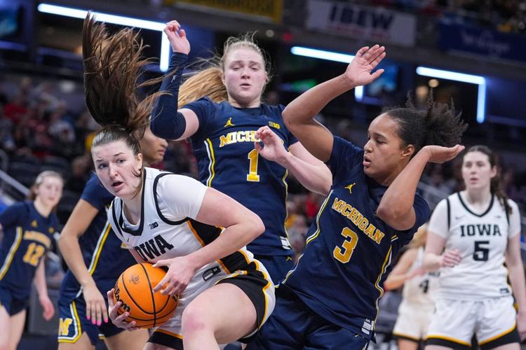 B10 Michigan Iowa Basketball