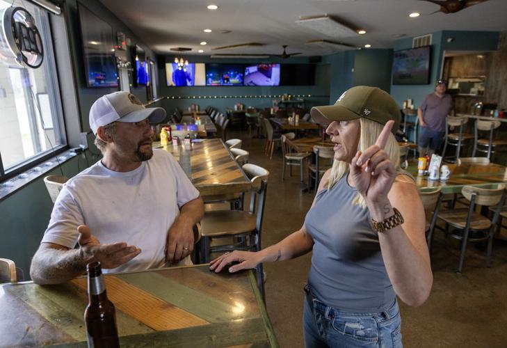 052925-cbn-news-restaurant-porch-p3