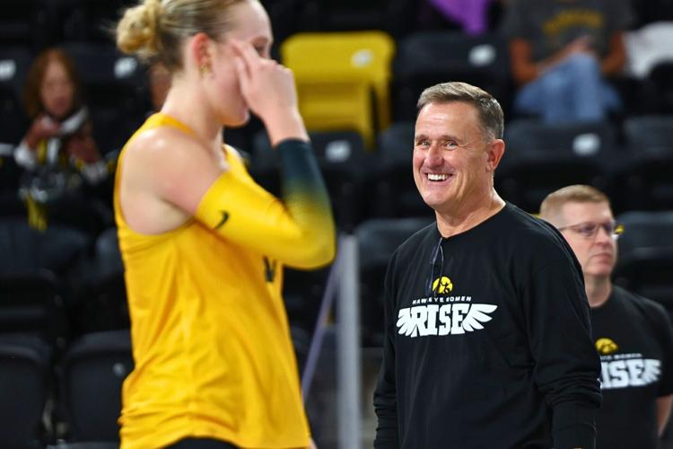 092226-spt-iowa-vb-milwaukee-1 - 1