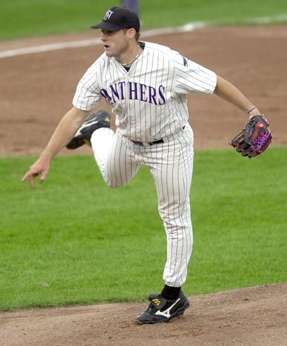 UNI Baseball (2001) 15