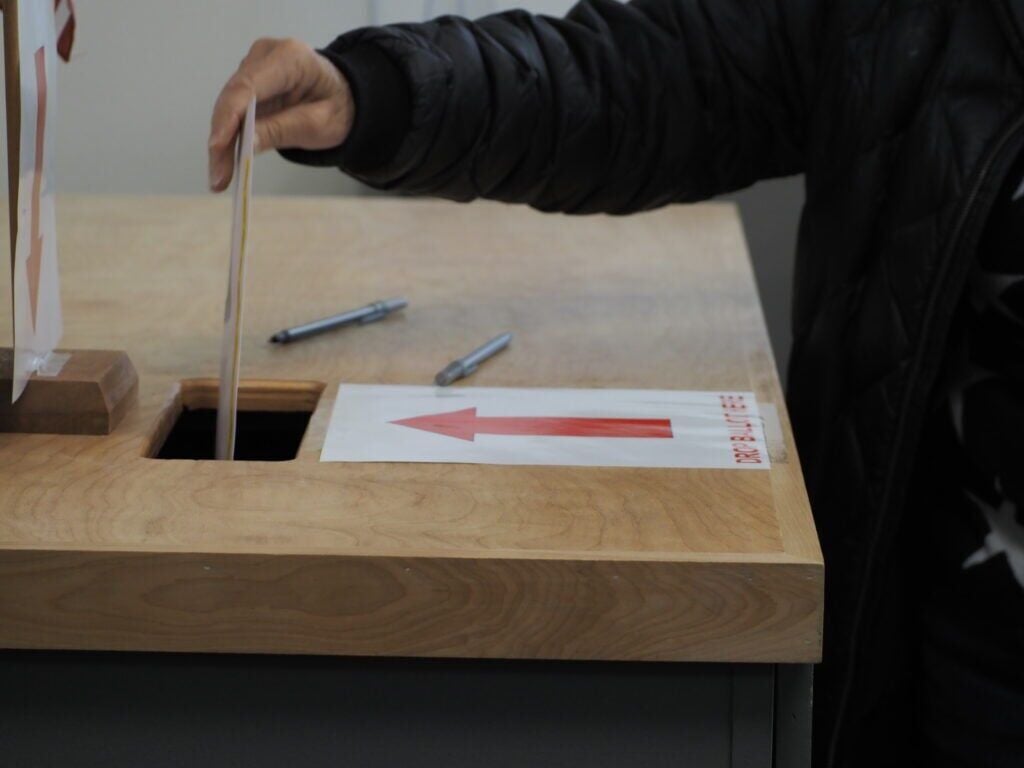 What to know as early voting begins in Iowa for 2026 general election