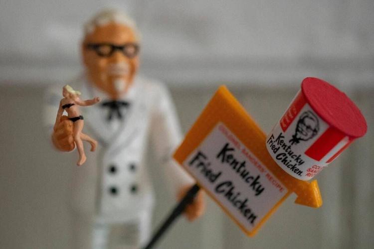 ENTER-STAR-WARS-BOOTLEGS-AND-KFC3PO-3-LX.jpg