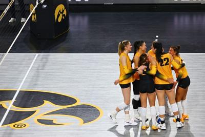 Iowa VBall vs. Milwaukee 20