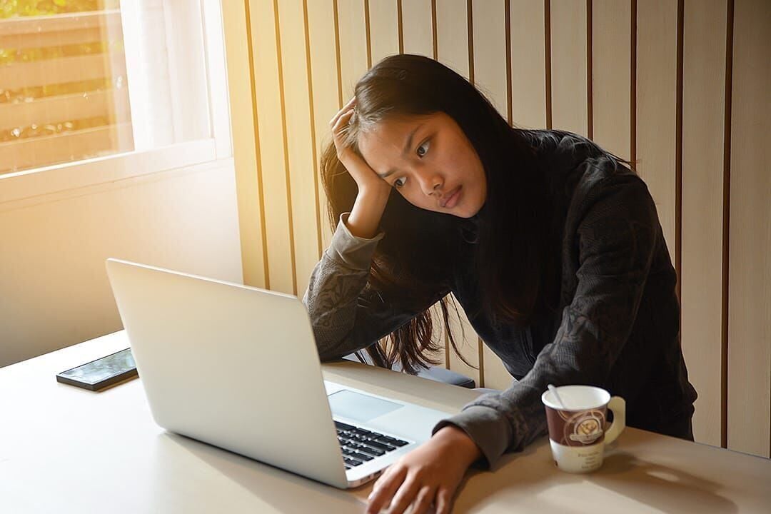 Survey: 1 in 4 Americans are anxious about AI. Here’s what therapists say actually helps