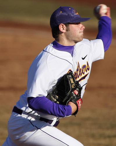 UNI Baseball (2008) 4