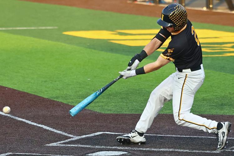 041725-spt-iowa-bsb-8 - 1