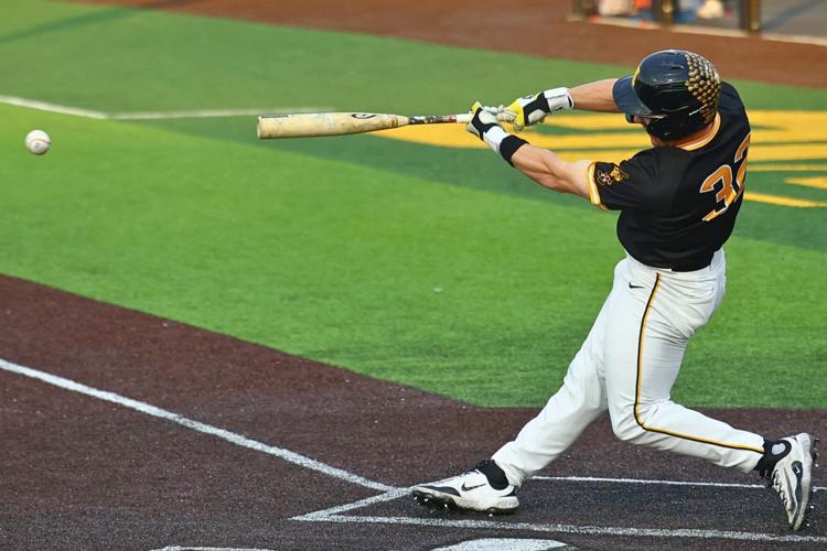 041725-spt-iowa-bsb-7 - 1